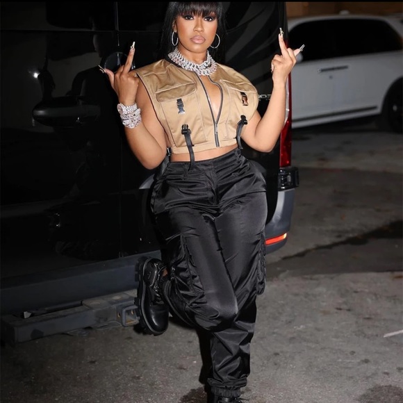 That Girl Utility Vest 🤩 - Picture 4 of 11